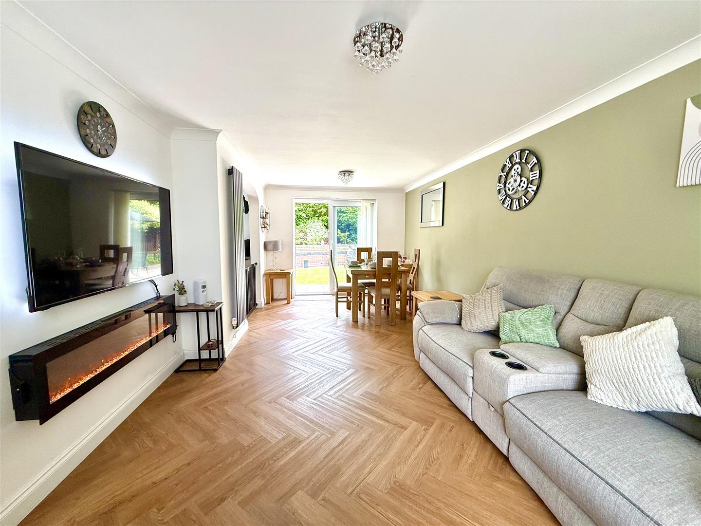 Ffordd Taliesin, Killay, Swansea, SA2 7DF